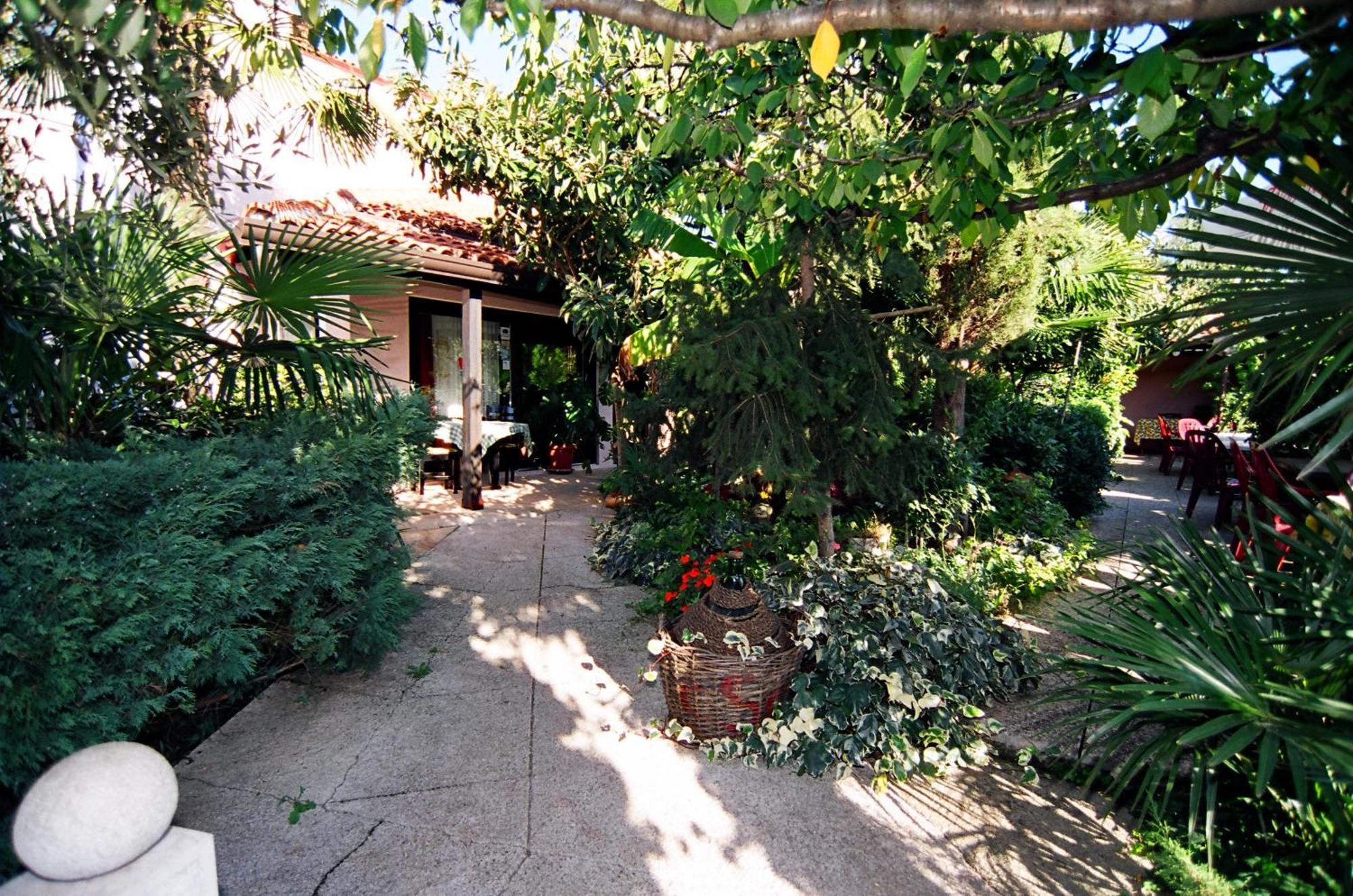 Hotel Makin Novigrad Istria Exterior foto
